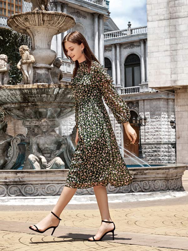 优恰女装2022秋冬季绿色连衣裙