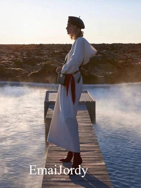 壹麦娇迪2021秋冬季白色连衣裙