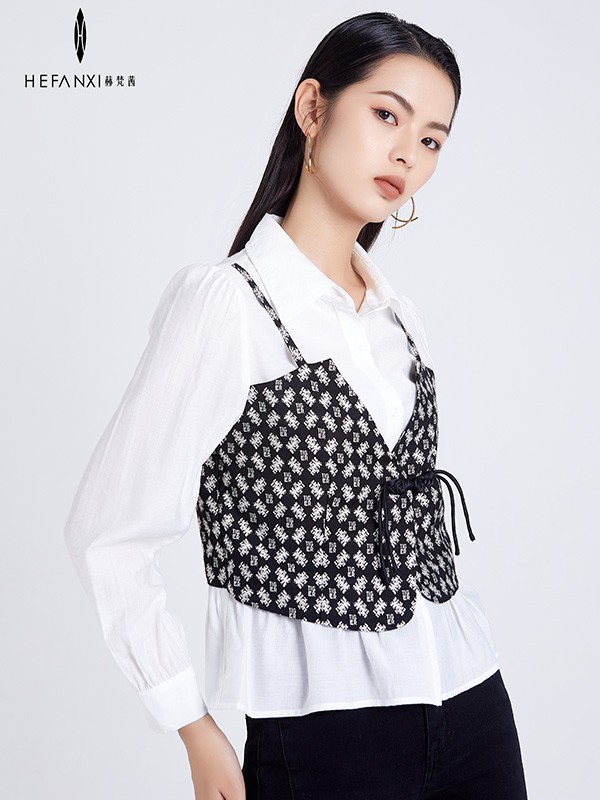 赫梵茜女装2022秋冬季黑色背心