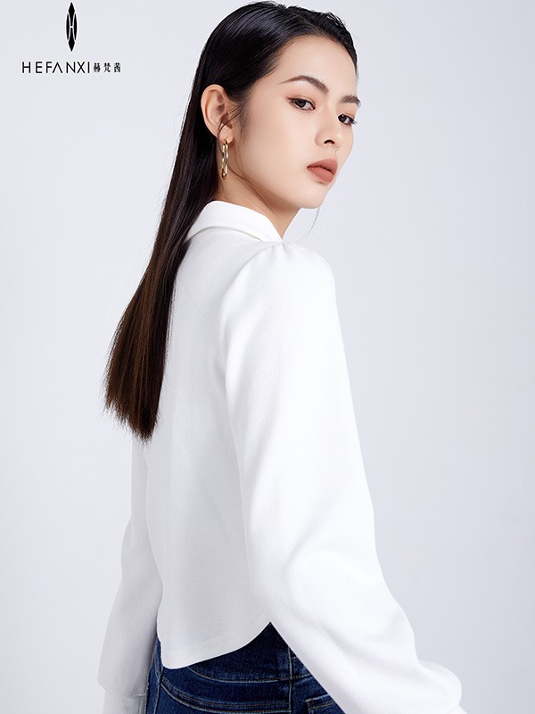 赫梵茜女装2022秋冬季白色衬衫