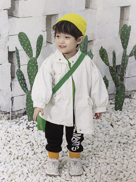 辛芭狗童装2022秋冬季白色外套