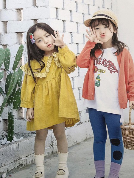 辛芭狗童装2022秋冬季黄色连衣裙