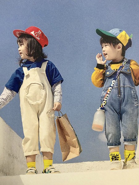 辛芭狗童装2022秋冬季米色背带裤