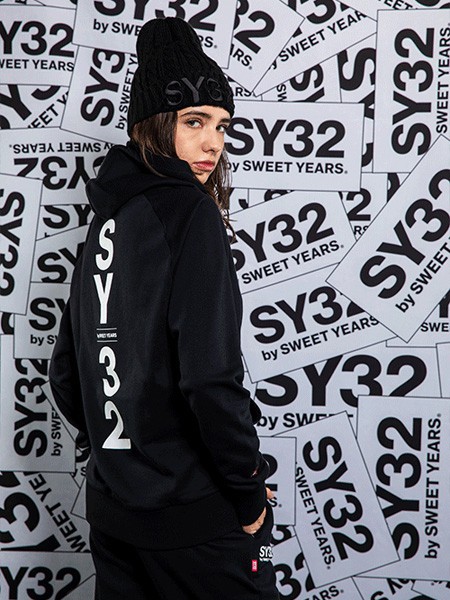 SWEETYEARS2022春夏季黑色卫衣