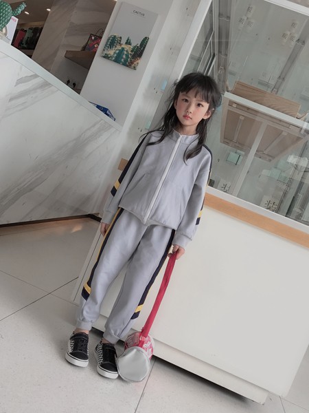 BennyJenny2022秋冬季灰色运动装