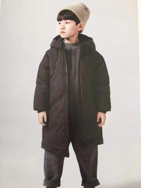 广州小明星2022秋冬季黑色棉服