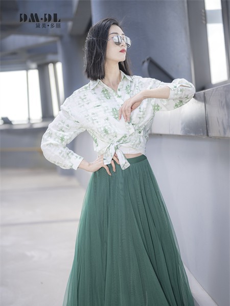 黛美多丽女装2022春夏季绿色纱裙