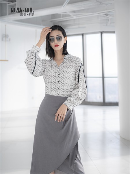 黛美多丽女装2022春夏季灰色包臀裙