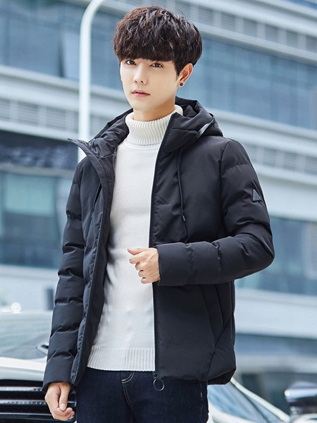 独领亿阁2022秋冬季白色毛衣