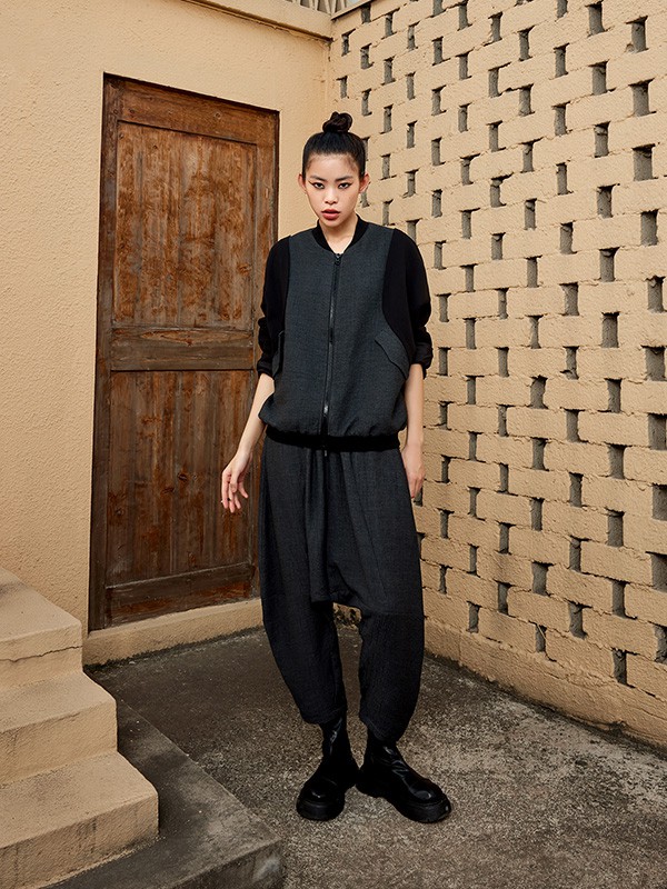 氏伽2022秋冬季黑色T恤