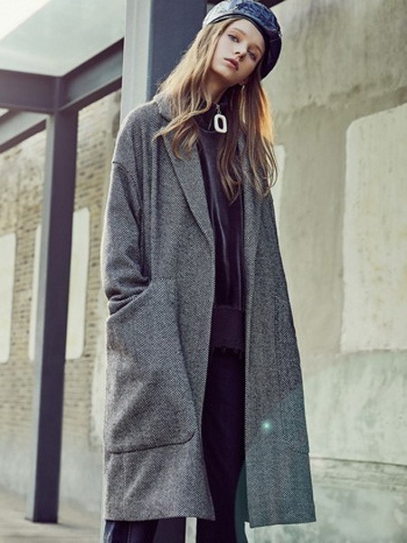 妍帛女装2022秋冬季灰色大衣
