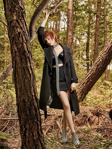 妍帛女装2022秋冬季黑色大衣