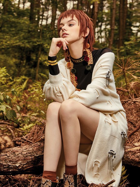 妍帛女装2022秋冬季白色毛衣