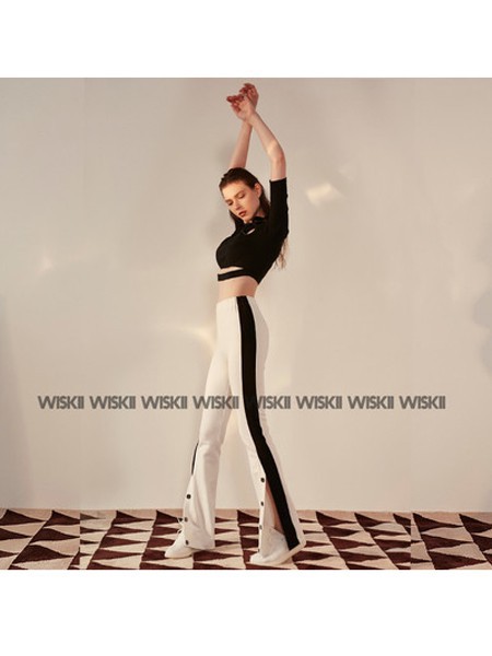WISKII女装2022春夏季黑色运动型内衣