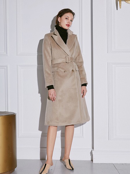 WISKII2022秋冬季驼色大衣