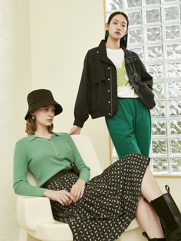 百图2022秋冬季绿色针织衫