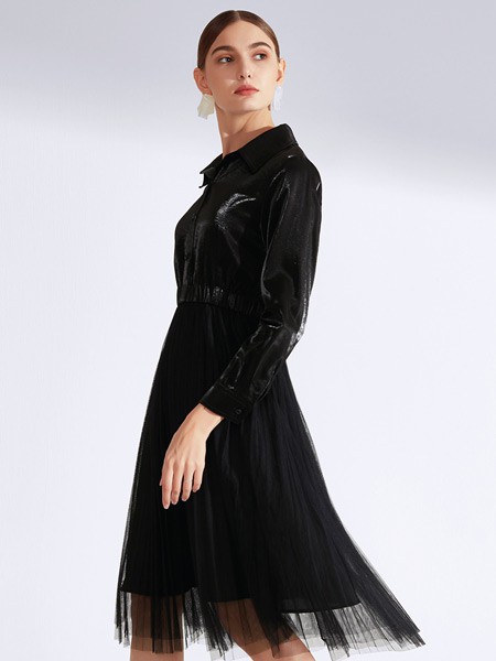 真斯贝尔女装2022秋冬季黑色连衣裙