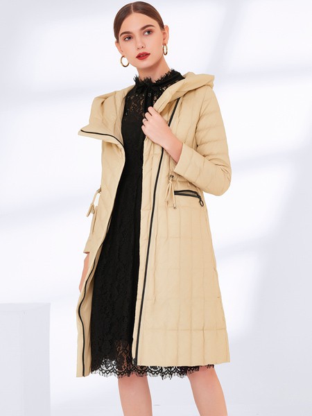 真斯贝尔女装2022秋冬季卡其色派克服