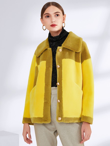 真斯贝尔2022秋冬季黄色大衣