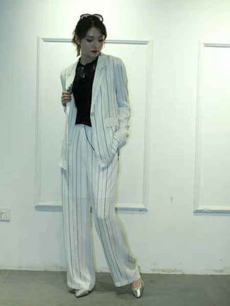 尚咪拉女装2022春夏季白色阔腿裤