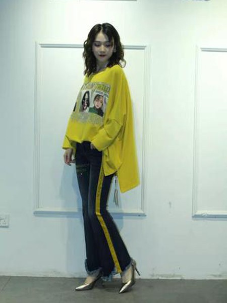 尚咪拉女装2022春夏季黄色T恤