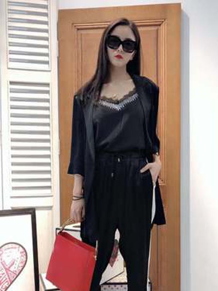 尚咪拉女装2022春夏季黑色连衣裙