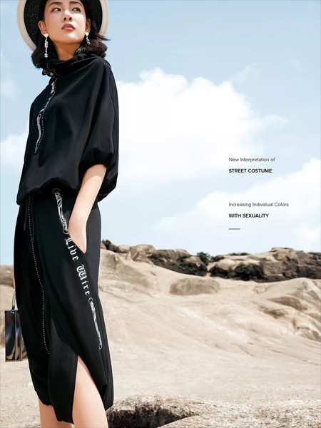 尚咪拉女装2022春夏季黑色T恤