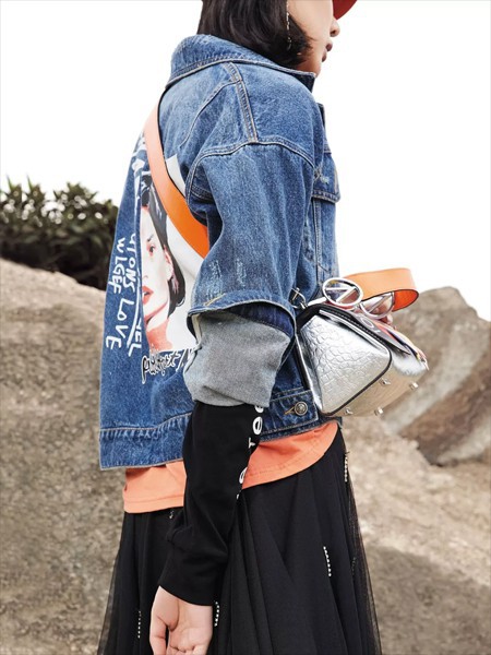 尚咪拉女装2022春夏季藏蓝色外套