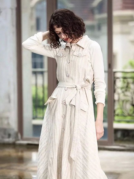 艾达禾女装2022秋冬季白色衬衫