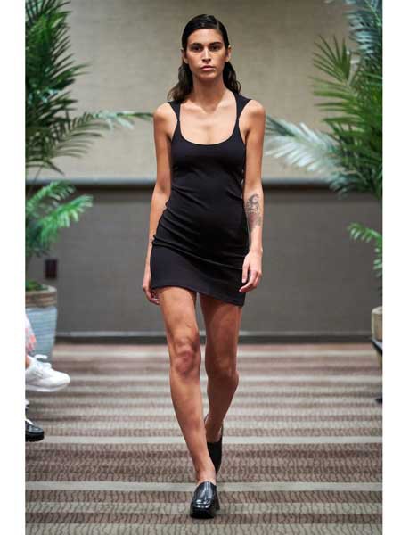 Linder休闲装2022春夏季黑色吊带裙