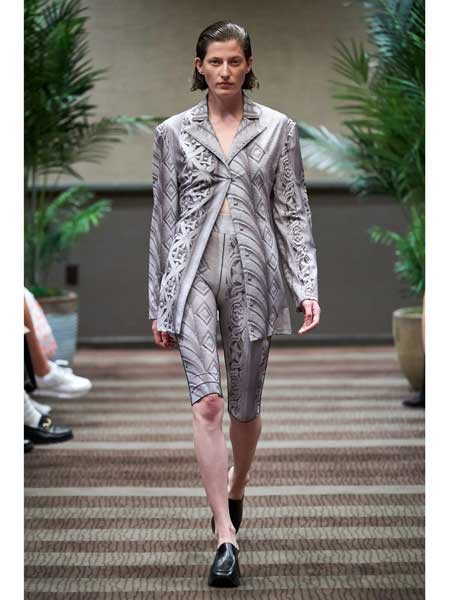 Linder休闲装2022春夏季灰色短裤