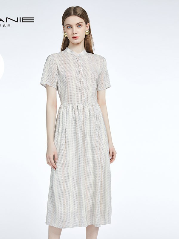 依兰女装2022春夏季白色连衣裙