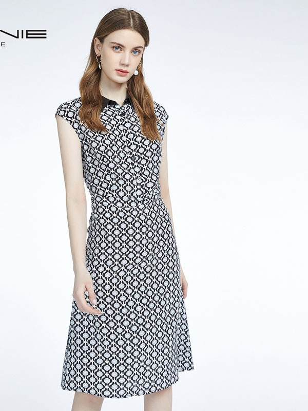 依兰女装2022春夏季黑色连衣裙