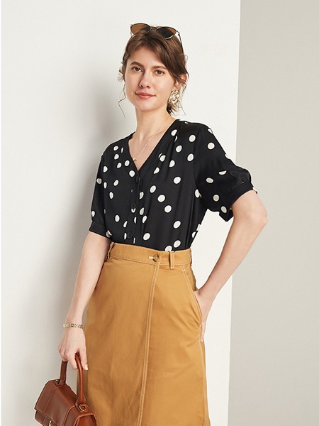 帕罗2022春夏季黑色雪纺衫