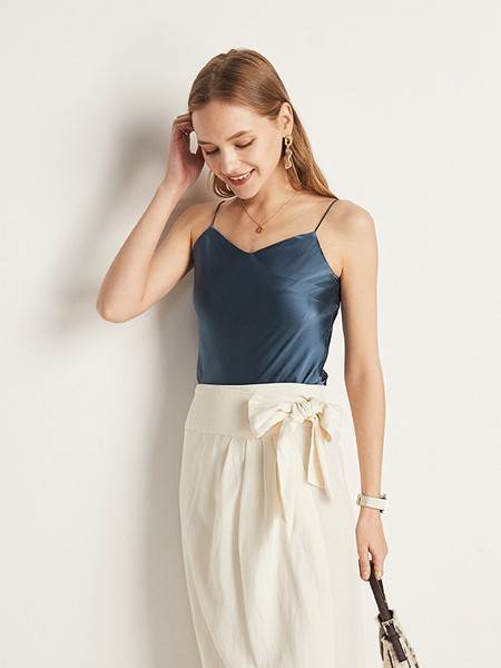 帕罗女装2022春夏季藏蓝色背心