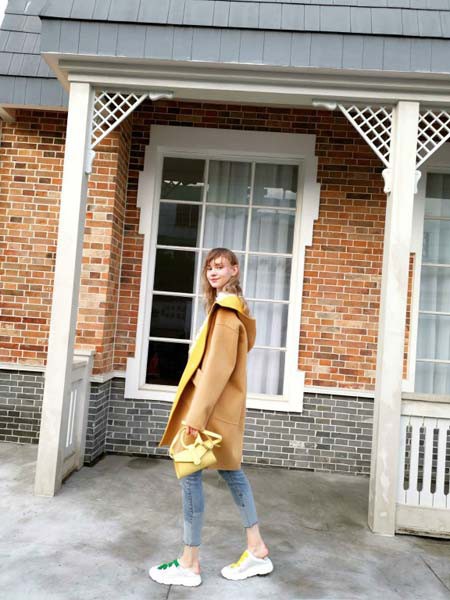 淡蔻2022秋冬季卡其色大衣