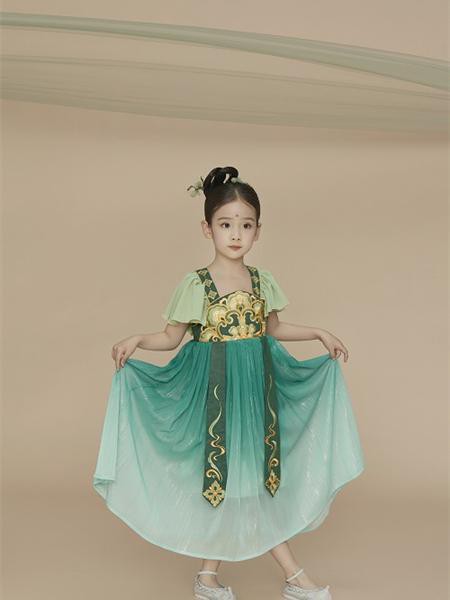 肩上云童装2022春夏季绿色连衣裙