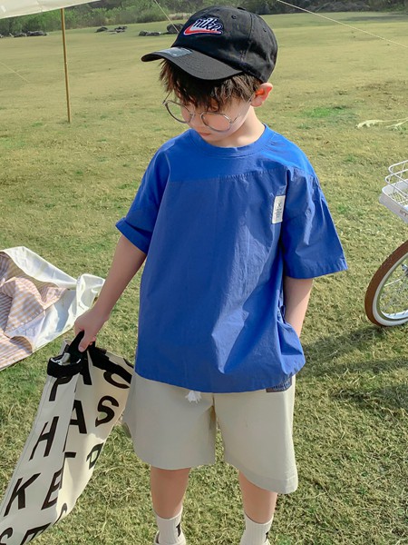 姜小牙2022春夏季蓝色T恤