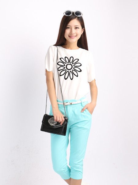 阿唯得女装2022春夏季白色T恤