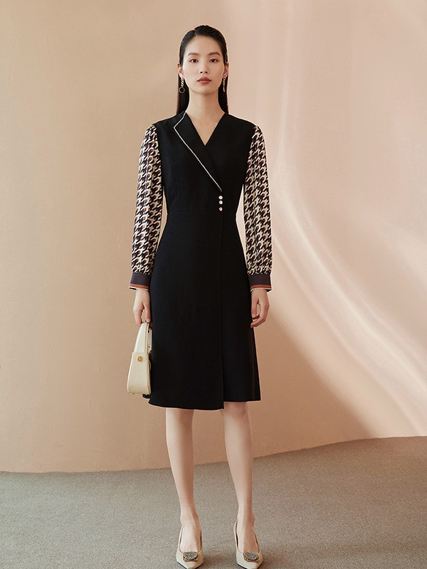 佳纷时尚馆女装2022秋冬季黑色连衣裙