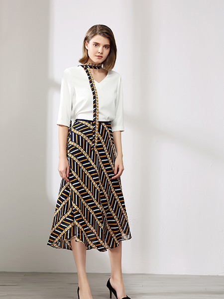 沐紫格女装2022春夏季棕色连衣裙