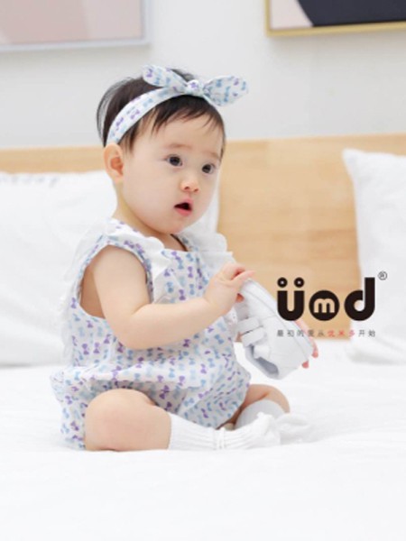 优米多童装2022春夏季白色连衣裙