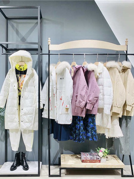 联胜服饰女装2022秋冬季白色棉服