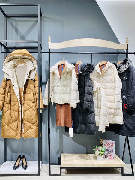 联胜服饰女装2022秋冬季黄色棉服