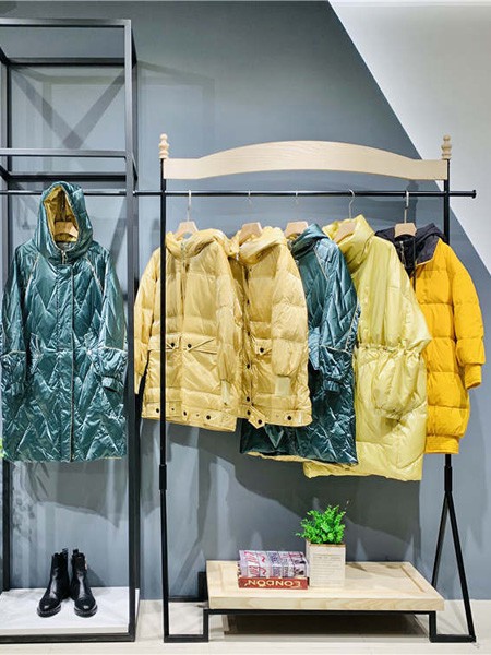 联胜服饰女装2022秋冬季绿色棉服