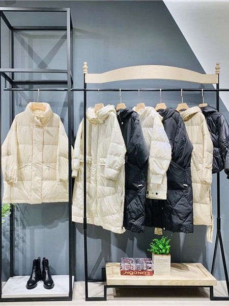 联胜服饰女装2022秋冬季米色棉服