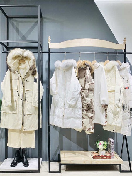 联胜服饰女装2022秋冬季米色大衣