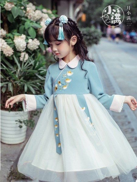 宝儿汪2022秋冬季蓝色连衣裙