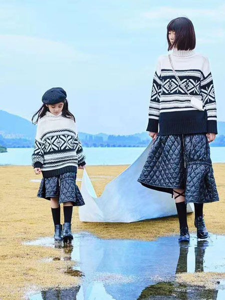 吾名堂童装2022秋冬季白色毛衣