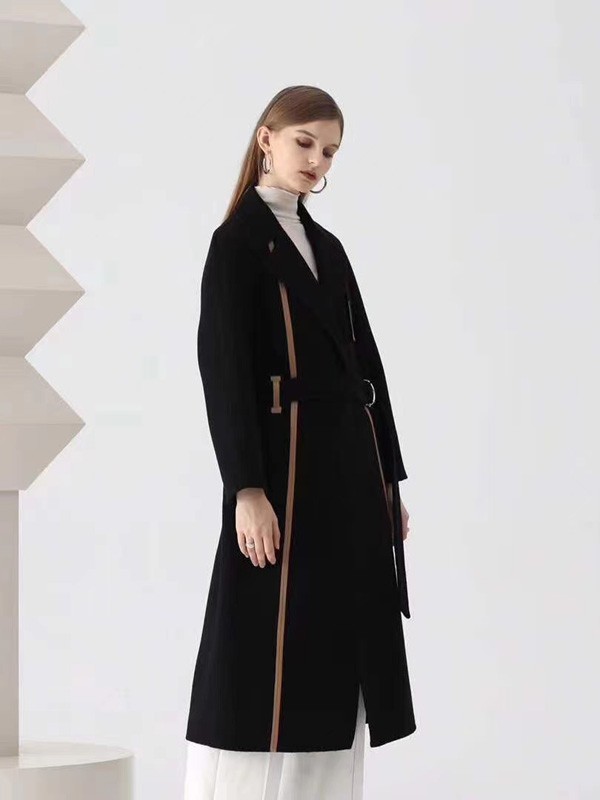 钰一女装2022秋冬季黑色大衣